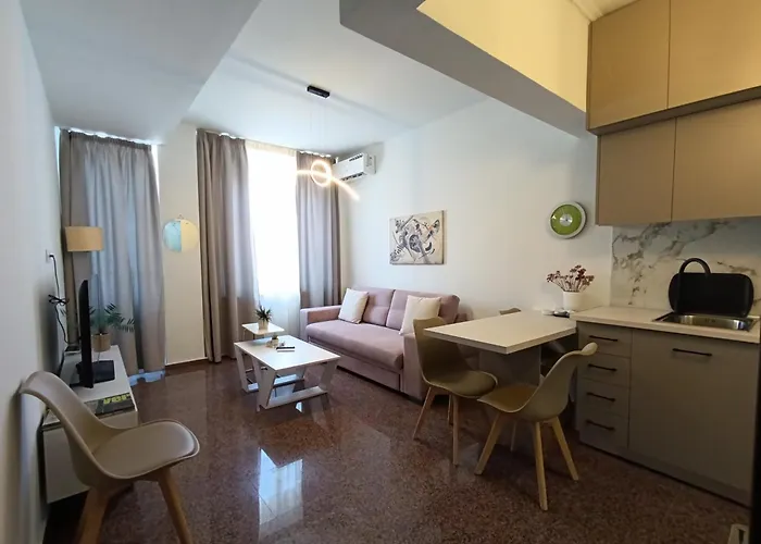 Iasonas - Explore Center On Foot - Ladadika, Tsimiski & Close To Aristotelous Square Appartamento