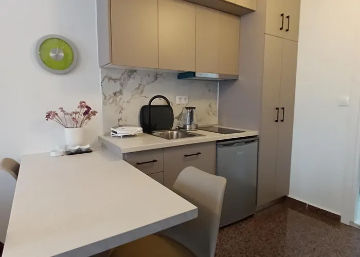 Iasonas - Explore Center On Foot - Ladadika, Tsimiski & Close To Aristotelous Square * Salonicco